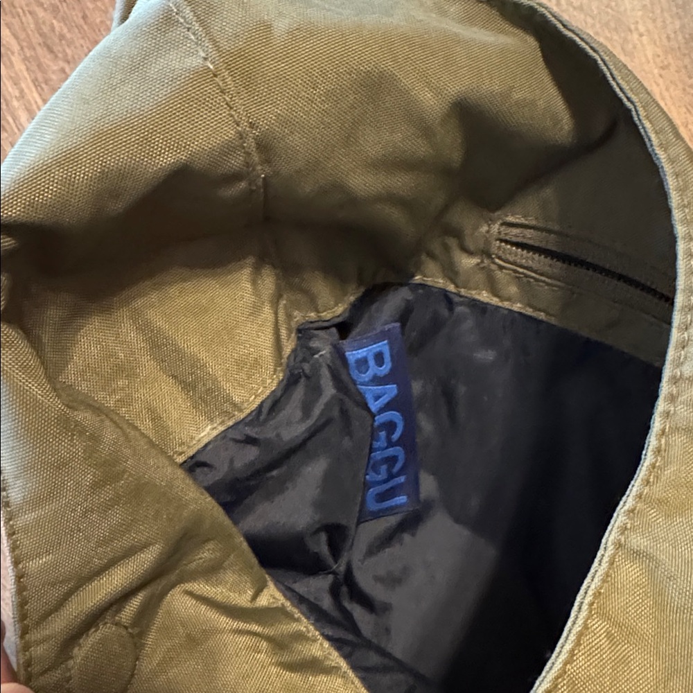 BAGGU Nylon Sling Bag - Picture 2 of 2
